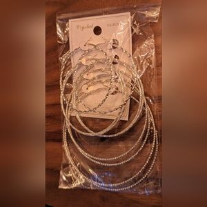 NWT Fashion Jewelry set of 5 silver tone hoop earrings progressively larger size